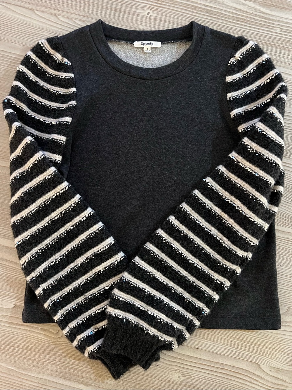 Splendid Gray Sweater with Striped Puff Sleeves